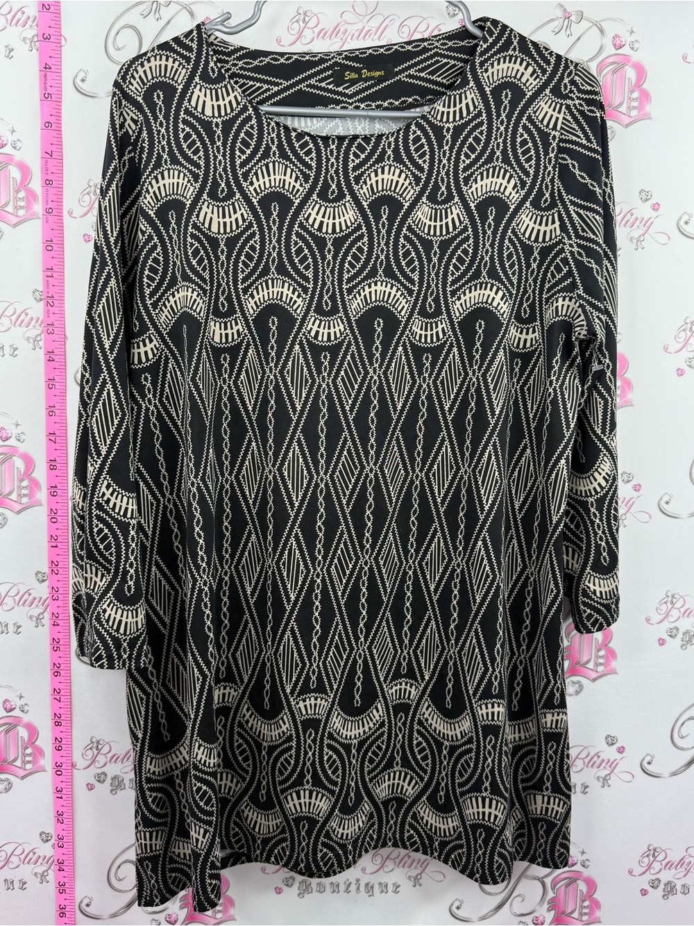 SILA designs blouse Black & Cream Geometric Long Sleeve Tunic